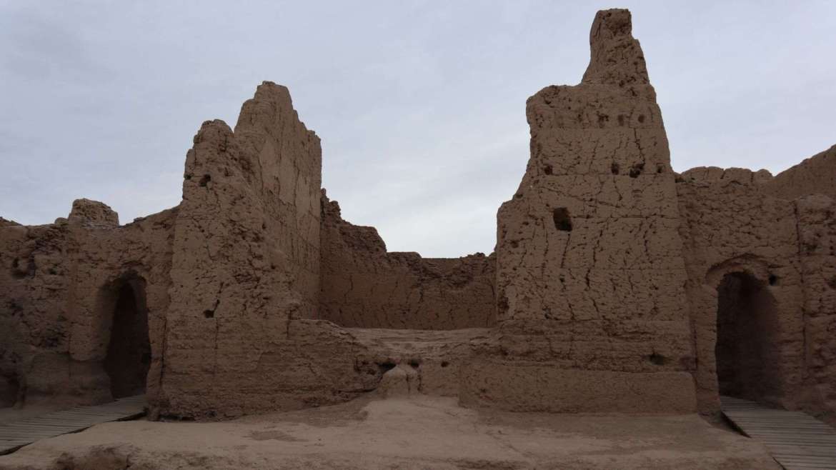 Travel in Turpan- Yar (Yarkhoto) ancient city