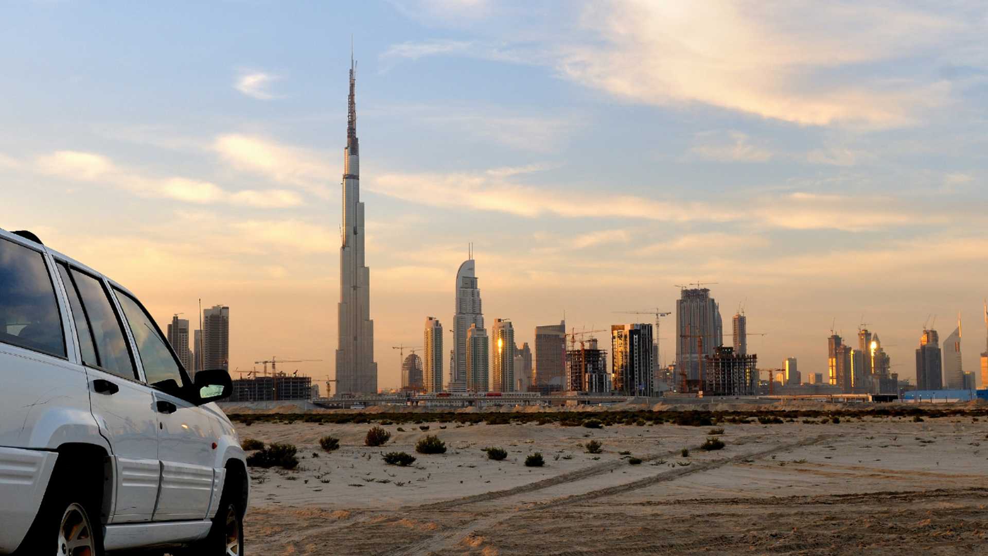 Explore Dubai by Car: A Memorable Journey through the City of Wonders