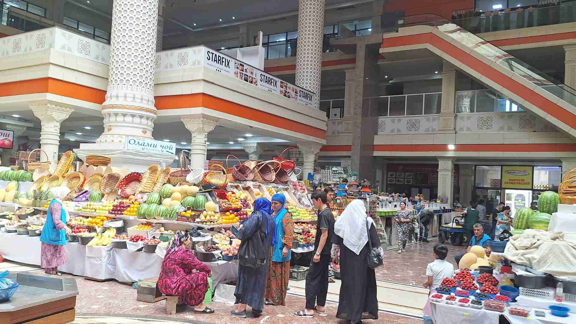Mehrgon Market in Dushanbe