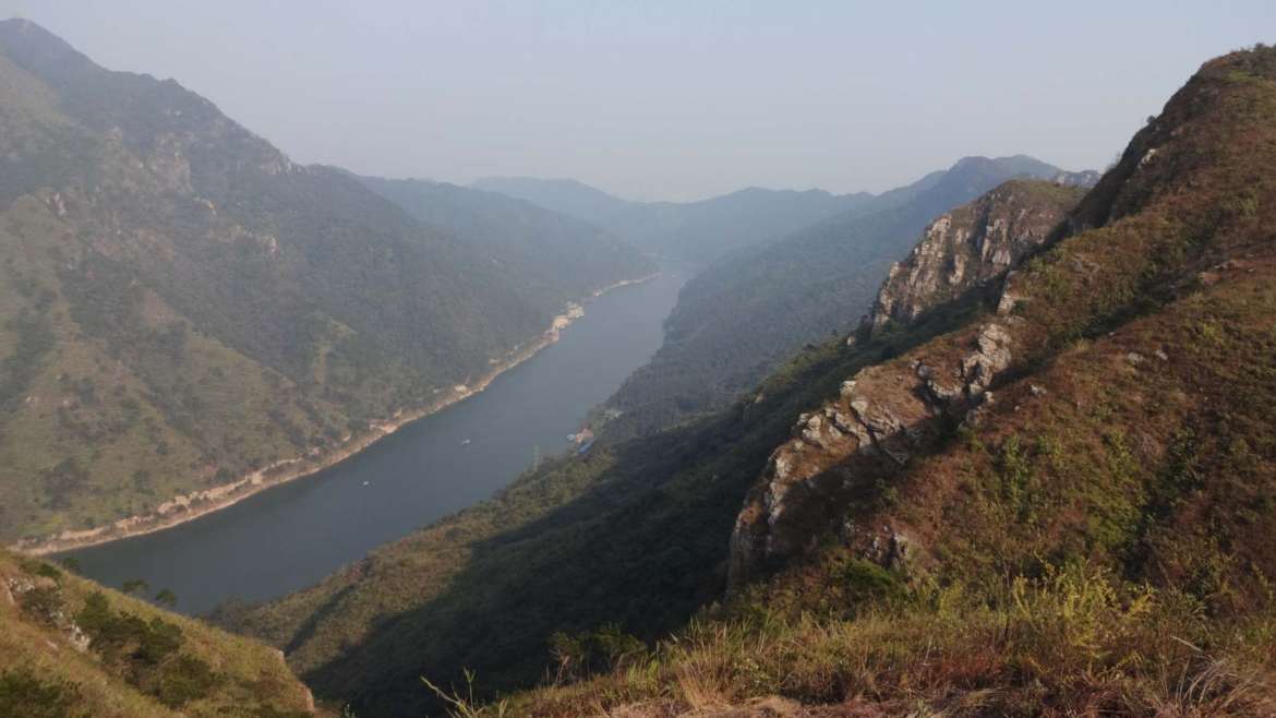 North and South Feixia mountainAnd Beijiang river in the middle, Qingyuan