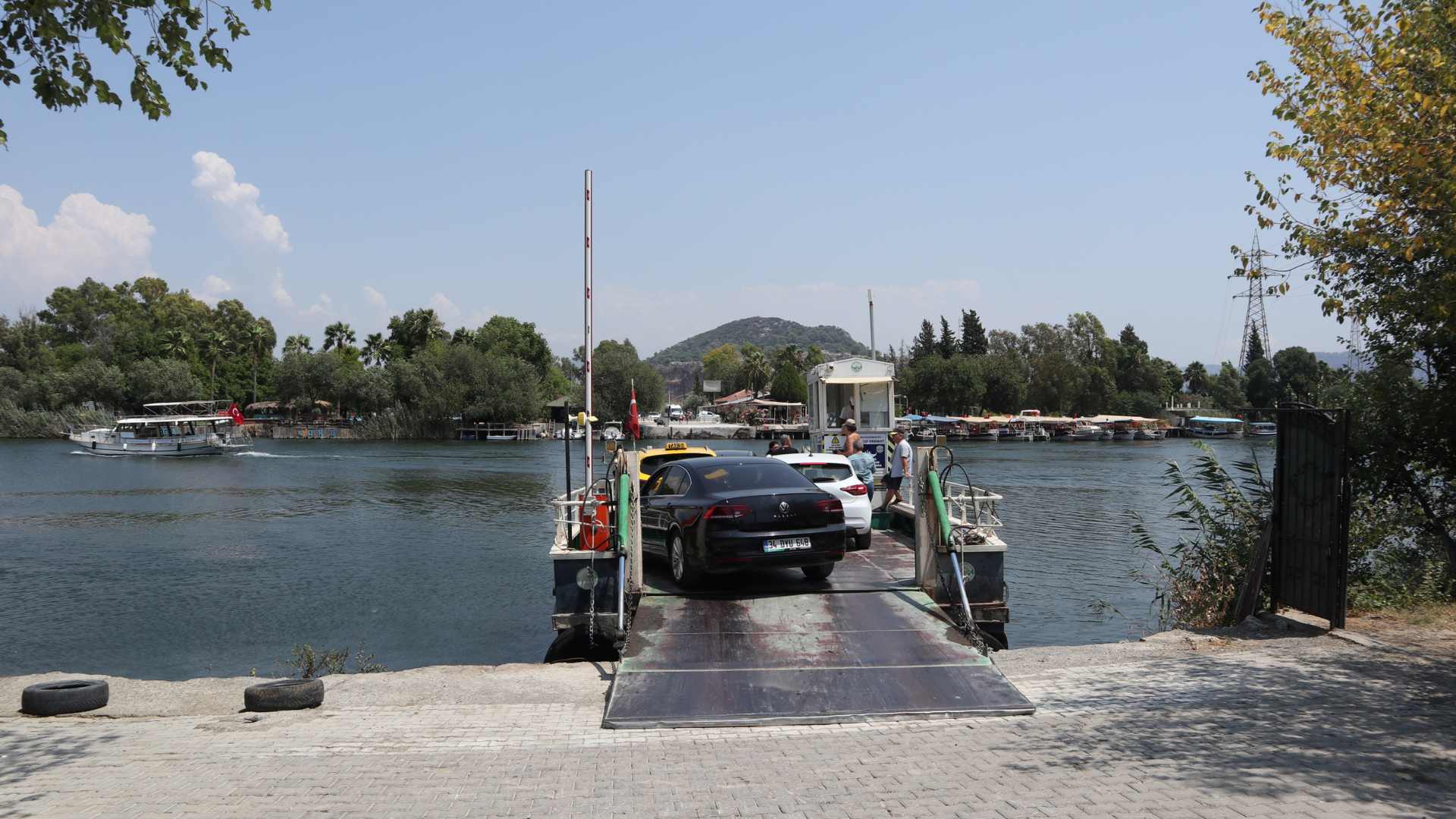 The ferry crossing on Dalyan River