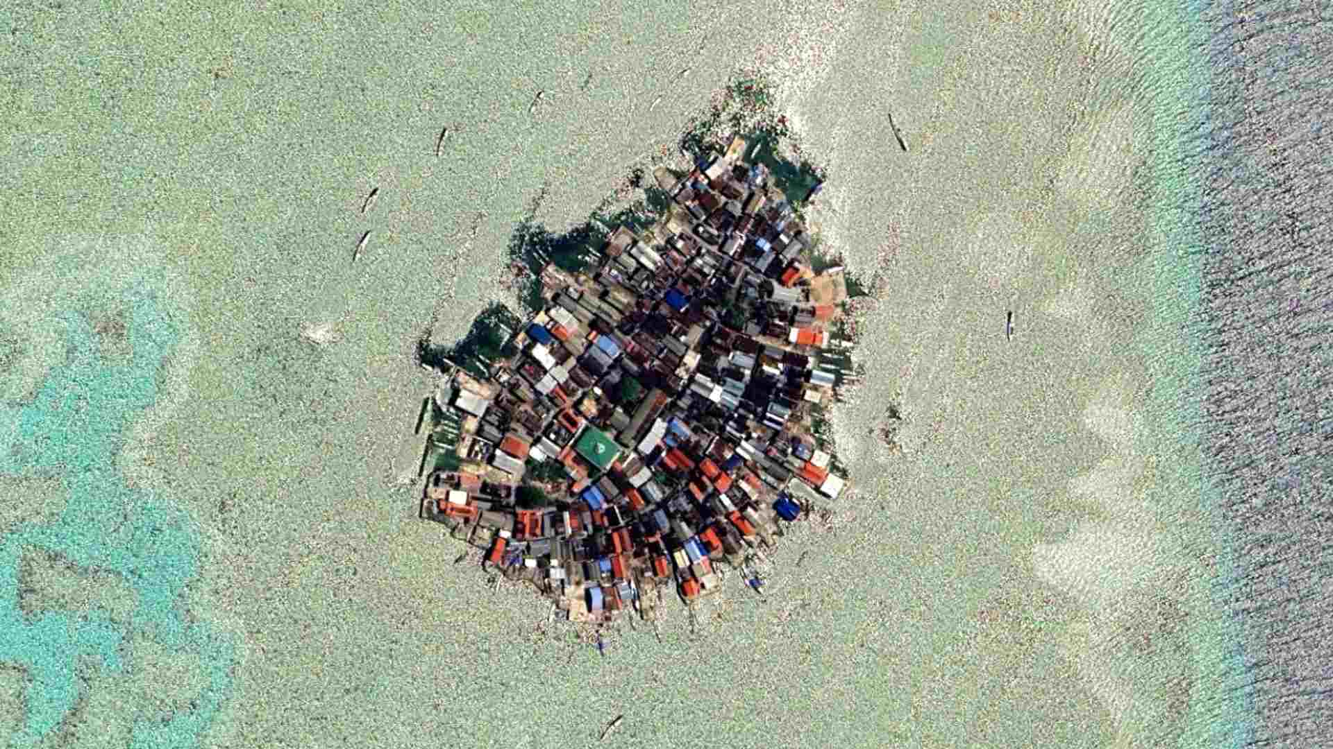 Lumulumu Island from above