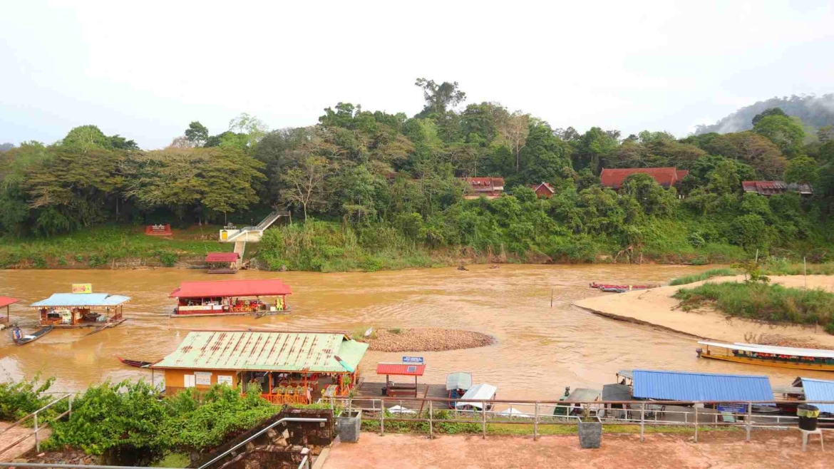 Kuala Tahan Jetty- the entrance to Taman Negara