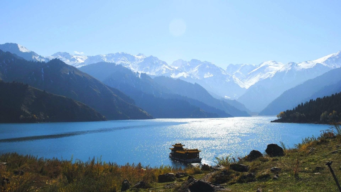 Xinjiang travel- Tianchi, the Heavenly Lake in Bogda Mountains
