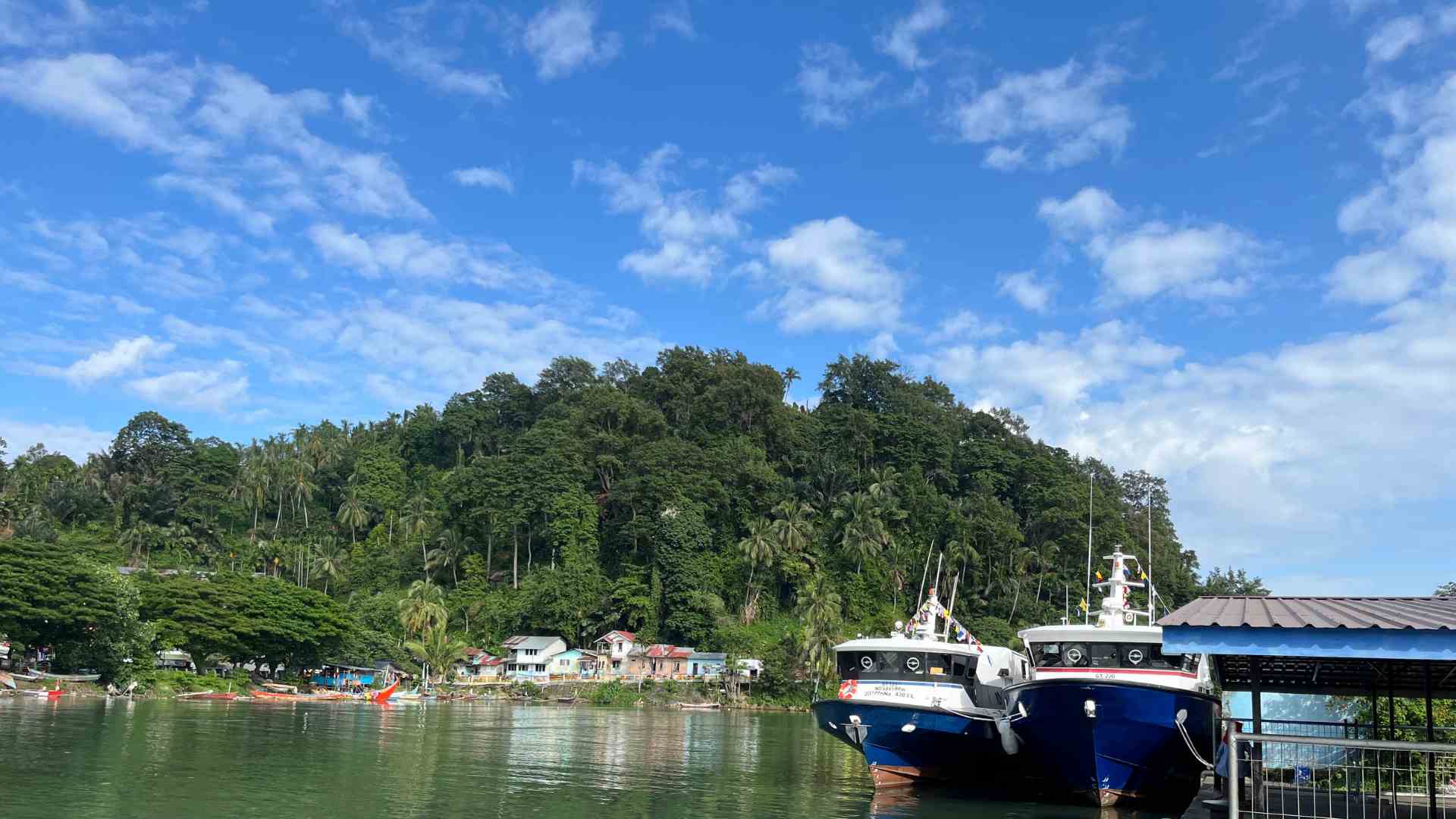 Mentawai Fast Harbor in Padang