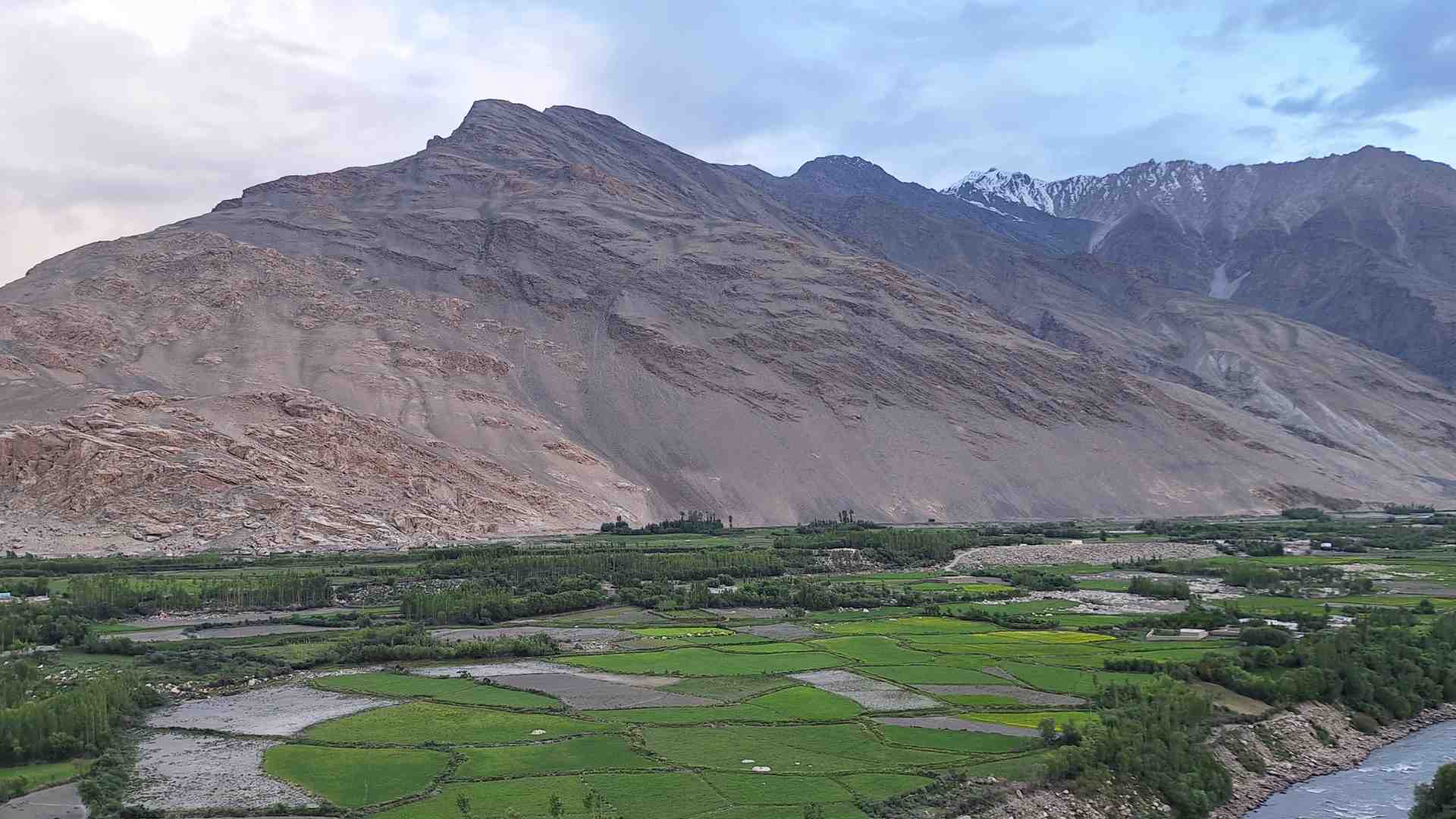 This is Afghanistan, on the other side of the Panj River
