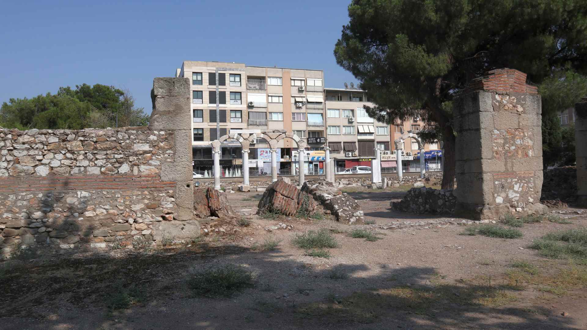 The ruins of Thyatira, in the center of Akhisar