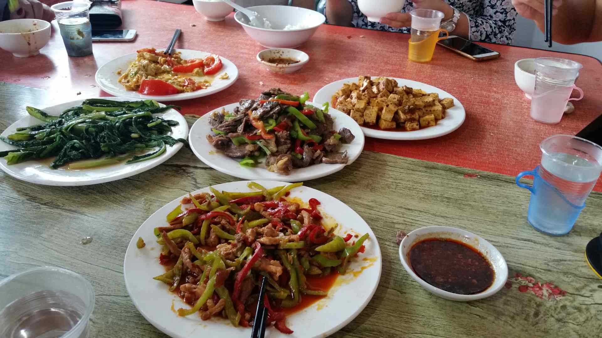 Local food in a roadside restaurant, Guashize village