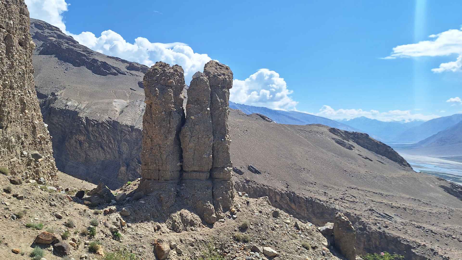 Rock formations around Yamchun
