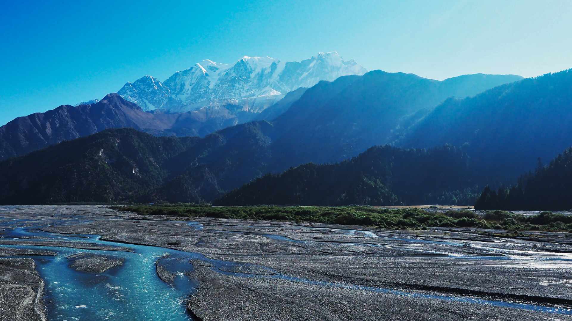 Stunning Kali Gandaki and the Himalayas